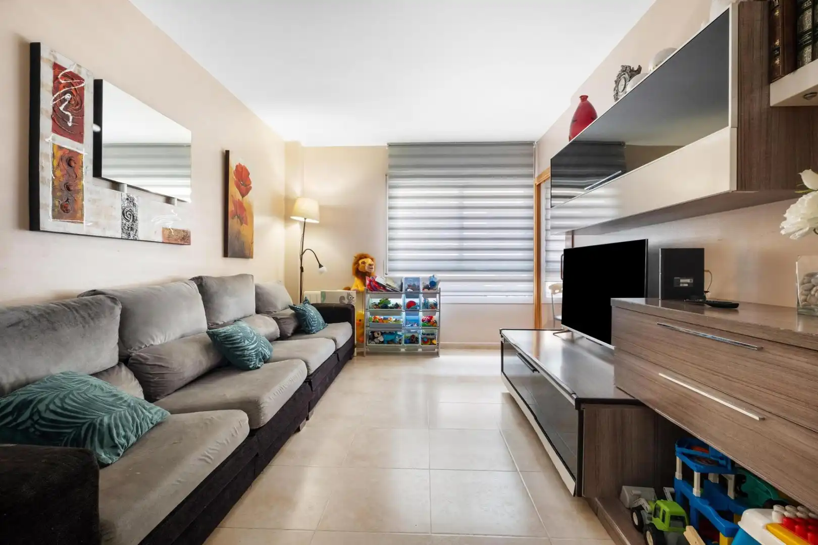 Living room of Apartments for sale in Girona