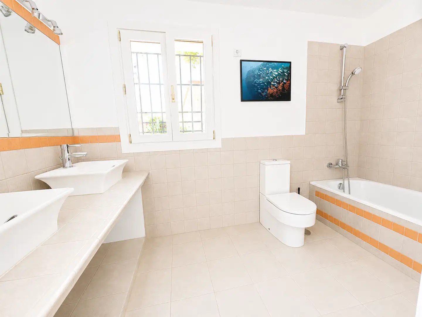 Bany de Casa o xalet en venda en Sotogrande amb Aire condicionat, Jardí privat i Terrassa