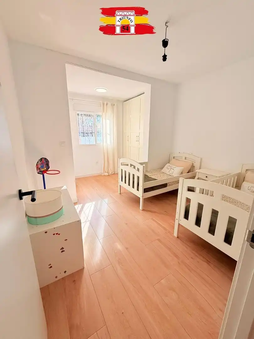 Schlafzimmer von Haus oder Chalet zum Verkauf in Pilar de la Horadada mit Klimaanlage, Privatgarten und Schwimmbad