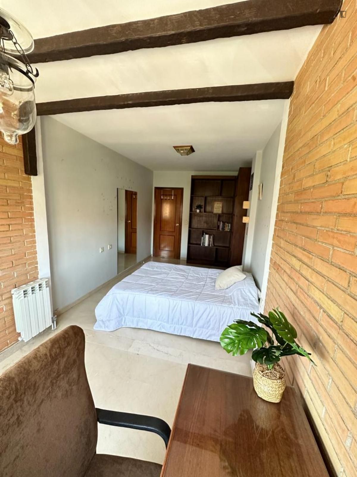 Apartment to share in Barrio de Zaidín