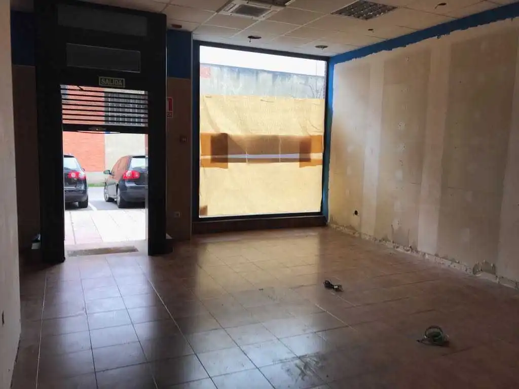 Local comercial en venta en C/ Hermanos Campa, imagen 5