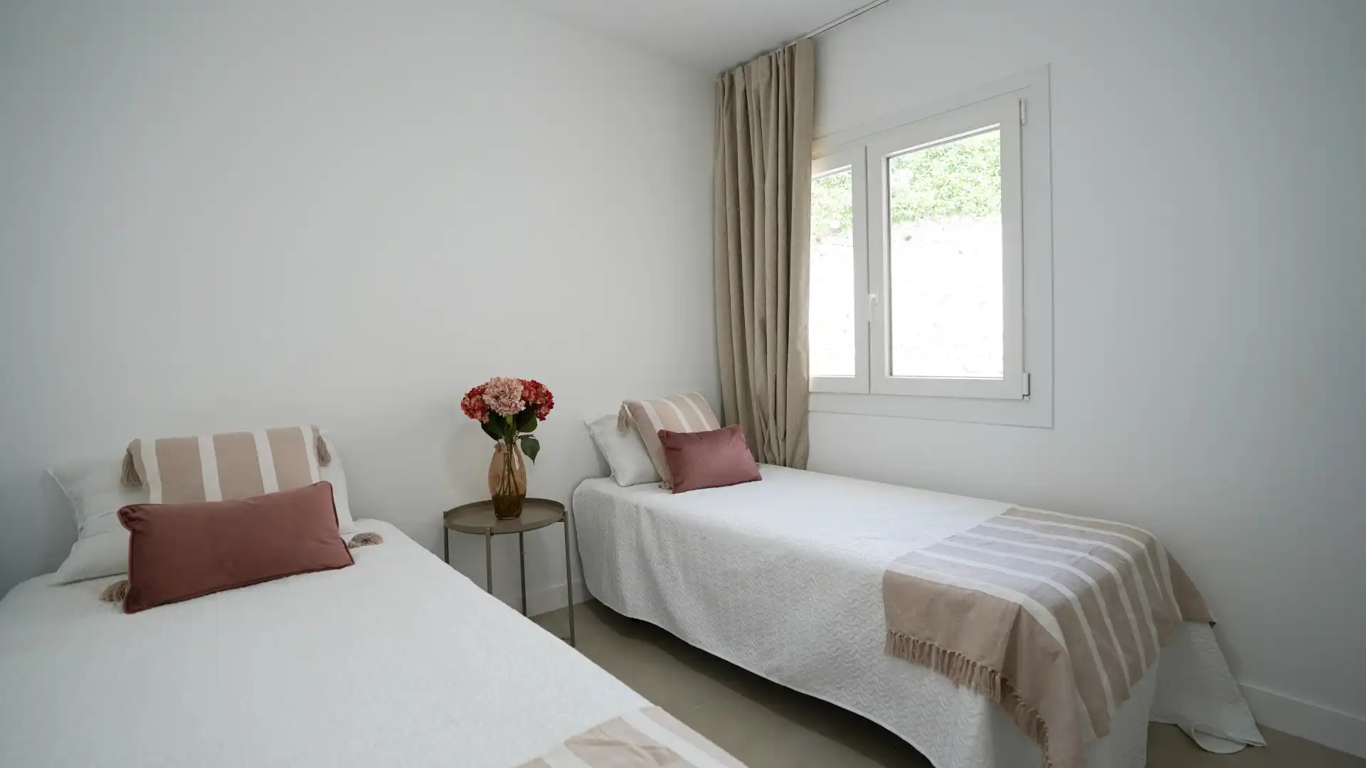 Houses for rent in El Faro de Calaburra - Chaparral