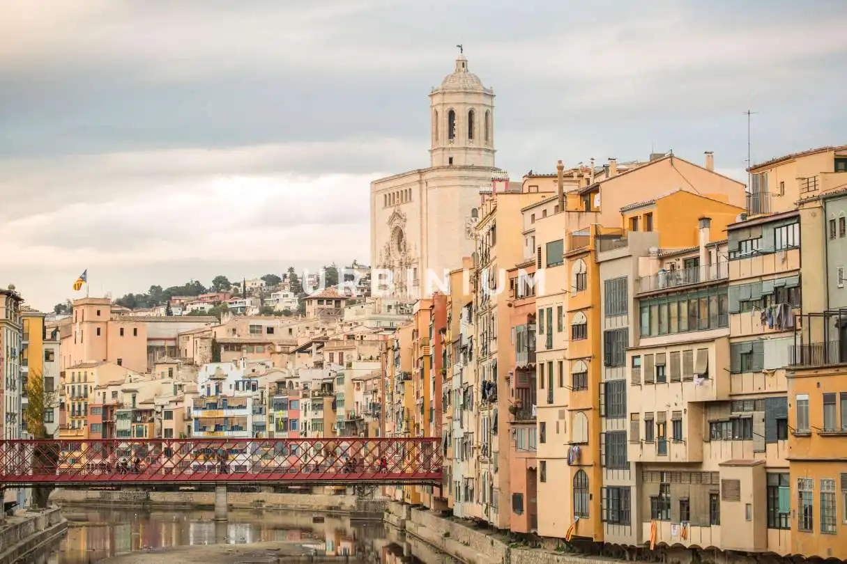Vista exterior de Oficina en venda en Girona