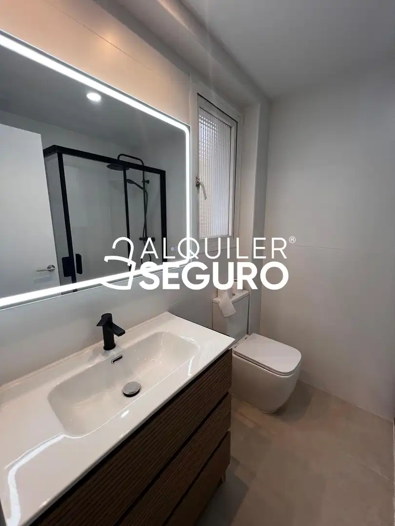 Bany de Pis de lloguer en Chamartín