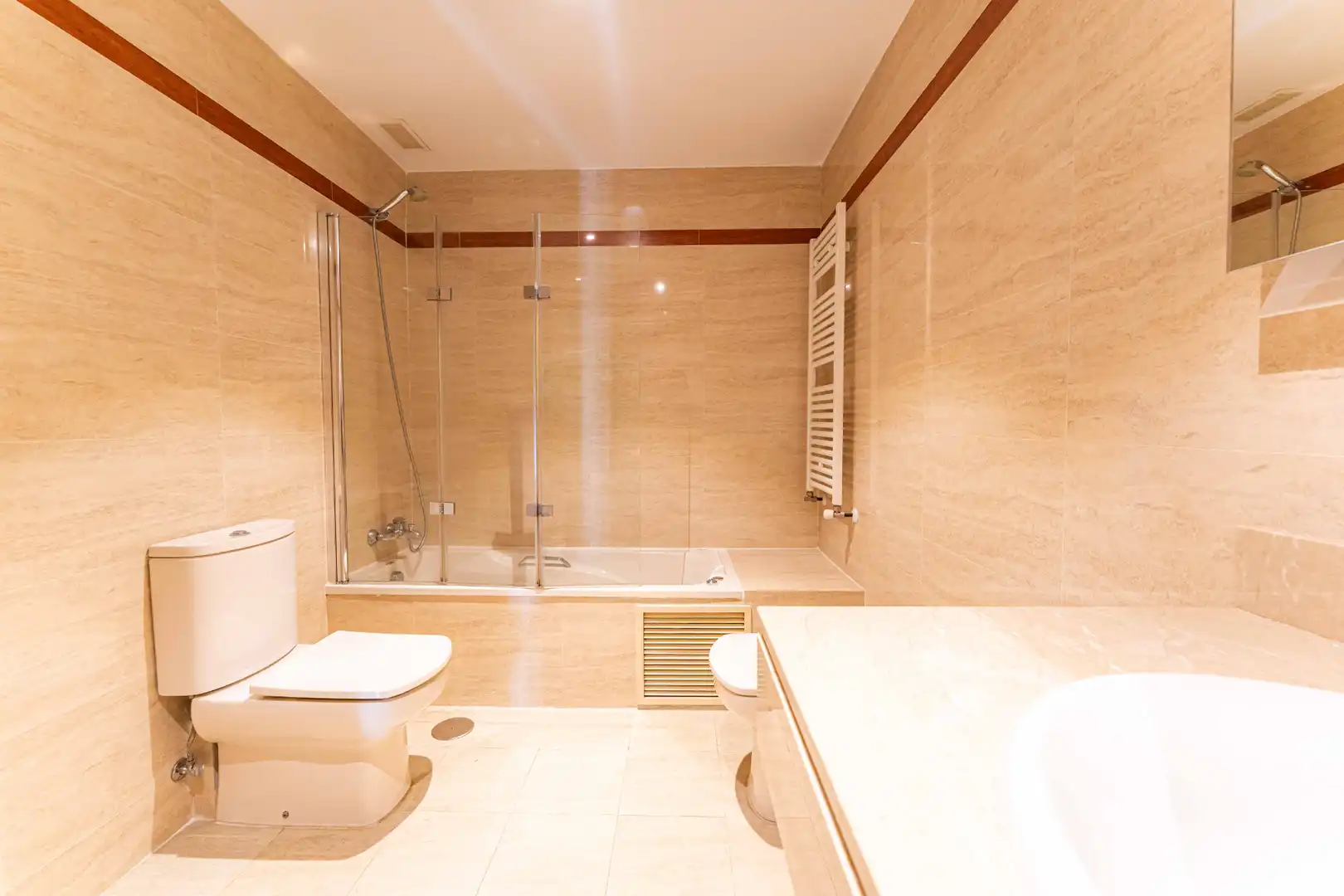 Bathroom of Flat for sale in Arroyomolinos (Madrid)  with Air Conditioner, Heating and Private garden