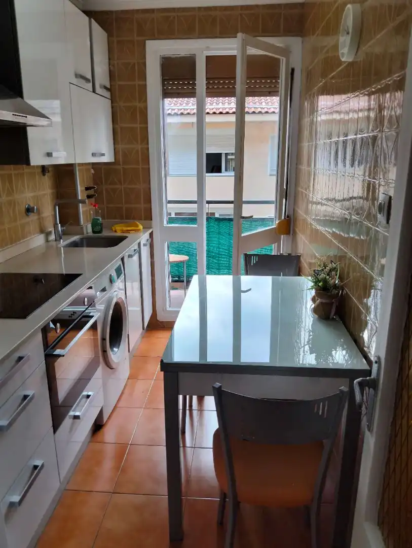 Cuina de Pis en venda en Bilbao  amb Calefacció, Moblat i Forn