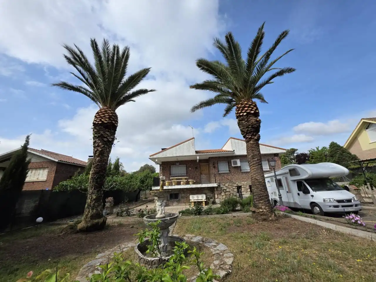 Houses for sale in Brunete  with Air Conditioner, Heating and Private garden