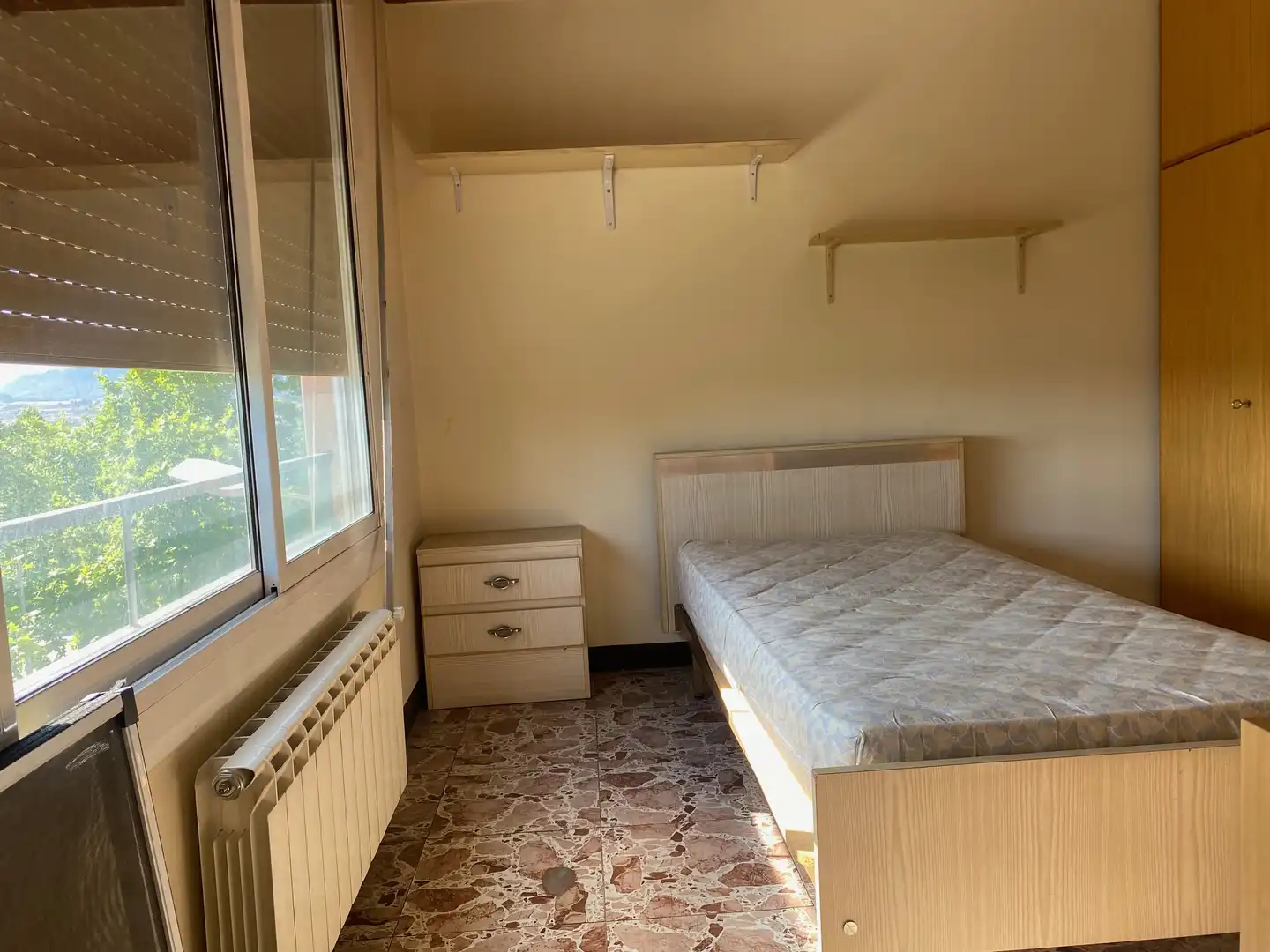 Habitación de Apartamento en venta en Manresa con Calefacción y Balcón