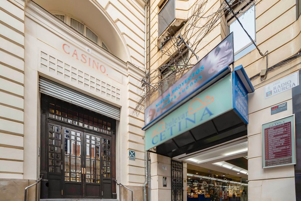 Vista exterior de Local en venda en  Murcia Capital