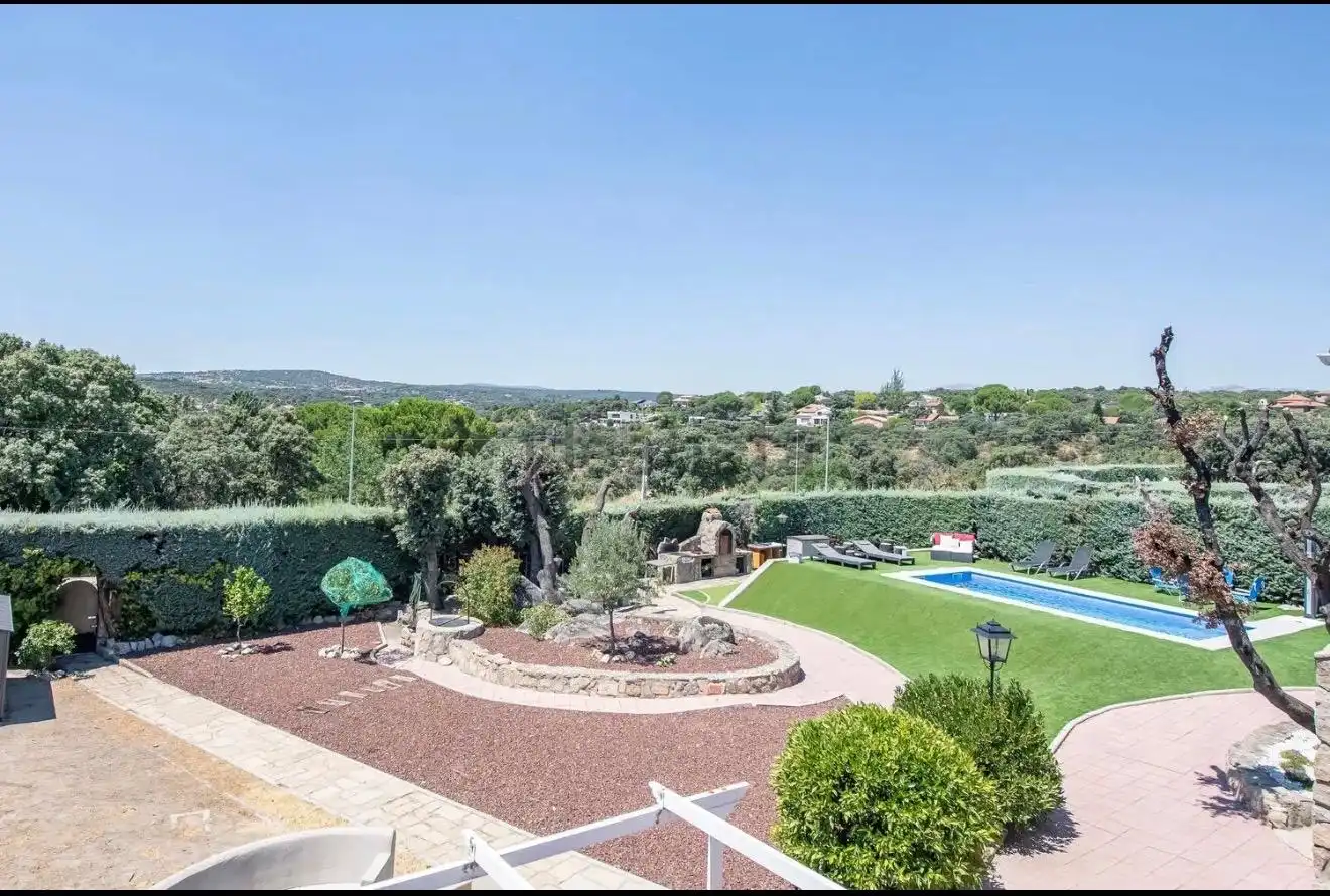 Garden of Houses for sale in Valdemorillo  with Air Conditioner, Heating and Private garden