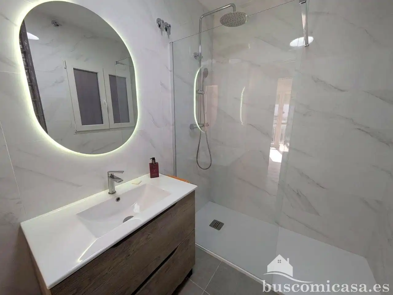 Flat for rent in Calle Canalejas, Centro ciudad