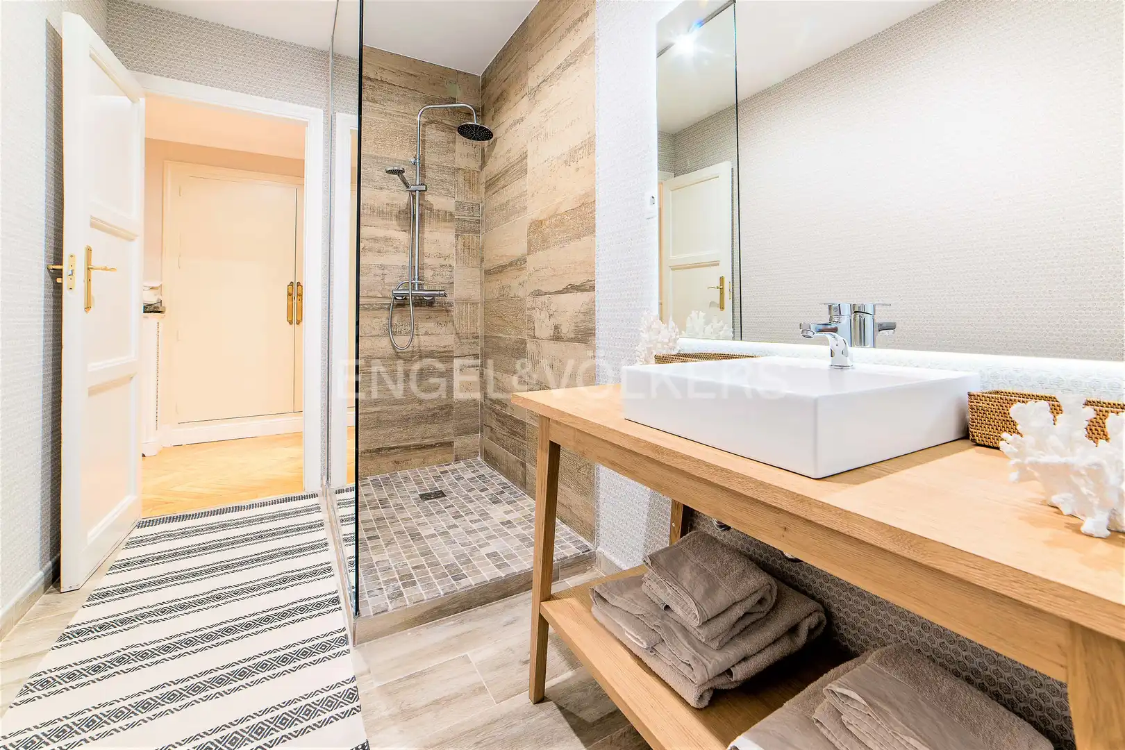 Baño de Piso de alquiler en Madrid con Aire acondicionado, Calefacción y Parquet