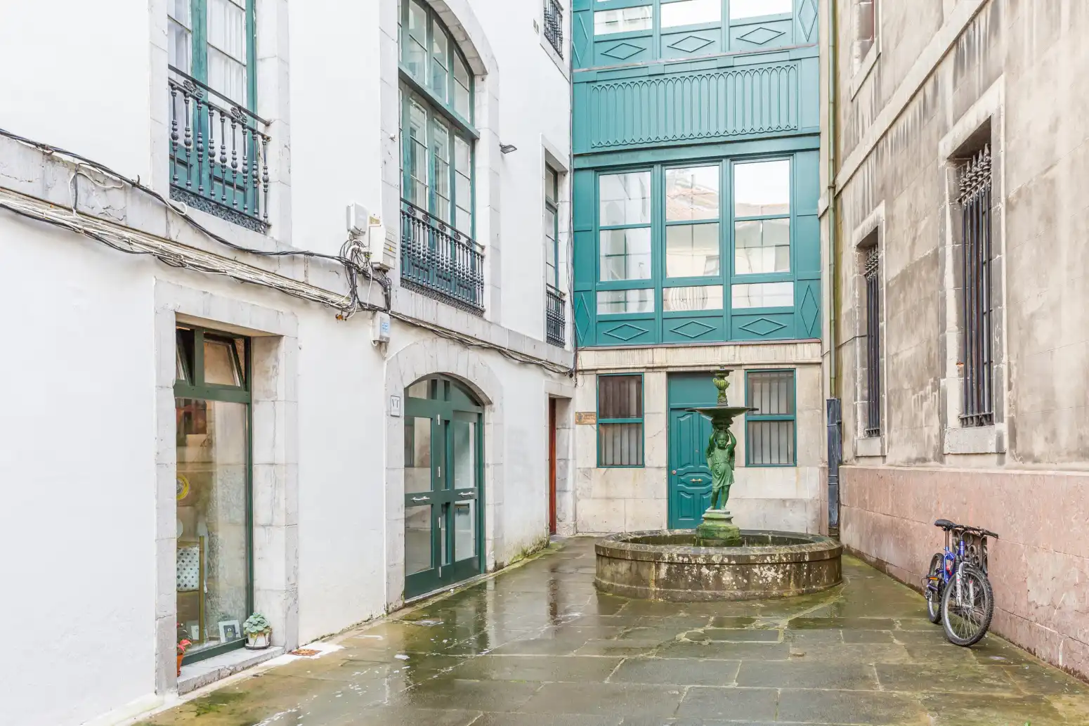 Vista exterior de Piso en venta en Lekeitio con Calefacción y Balcón
