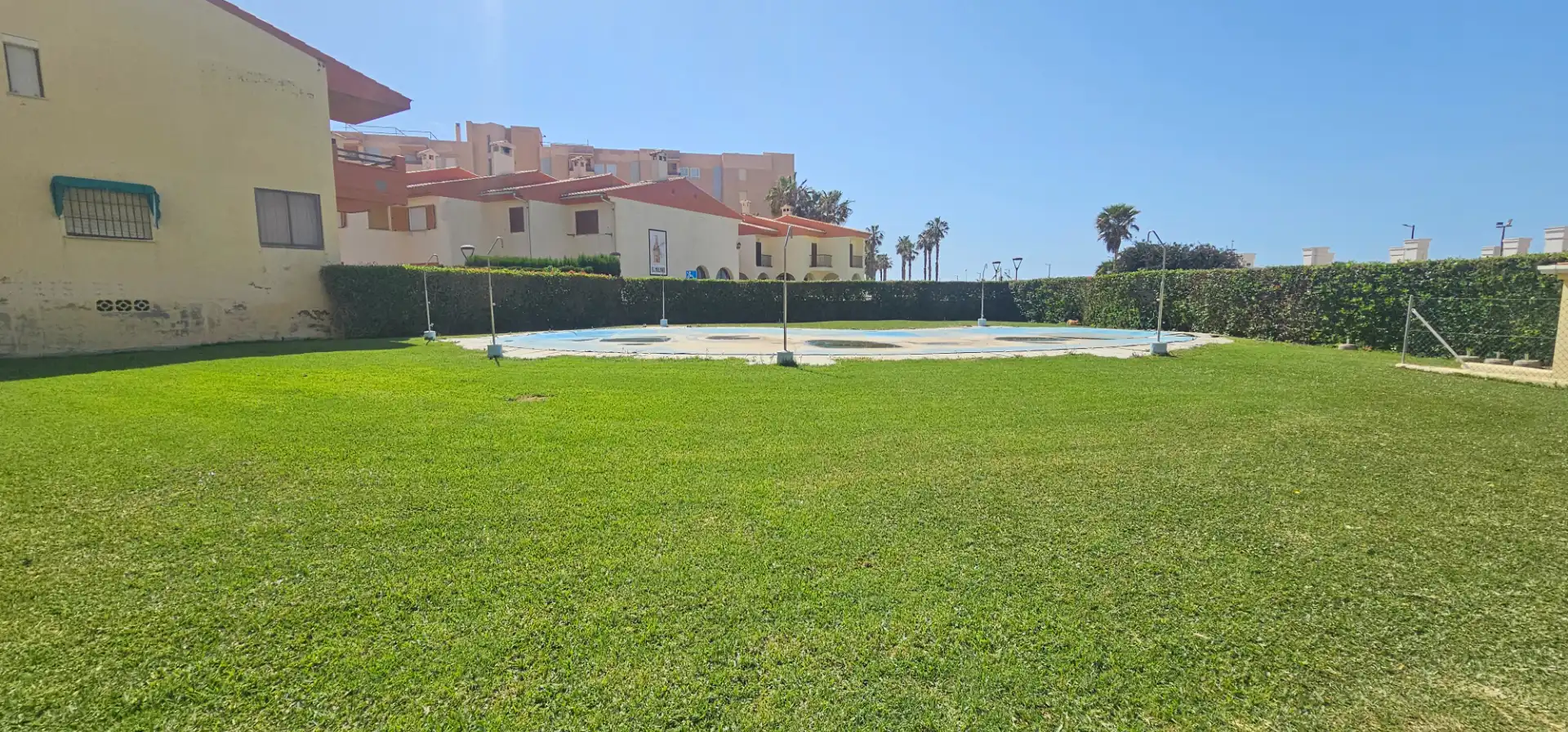 Piscina de Casa o xalet en venda en Salobreña amb Aire condicionat, Jardí privat i Traster