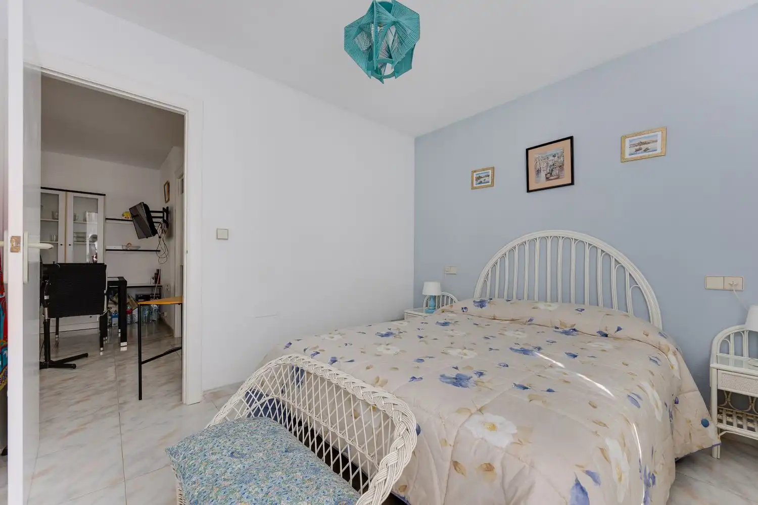 Dormitori de Casa adosada en venda en Torrevieja amb Terrassa, Moblat i Piscina comunitària