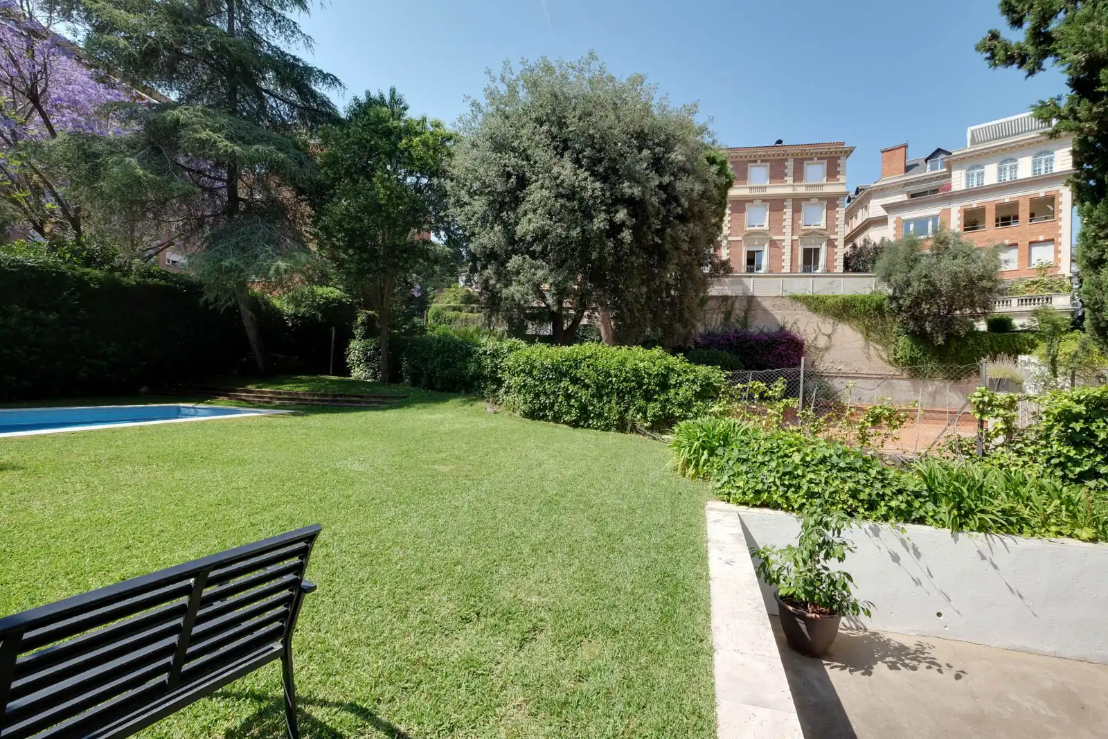 Garten von Wohnung zum Verkauf in Barcelona mit Klimaanlage, Heizung und Ofen