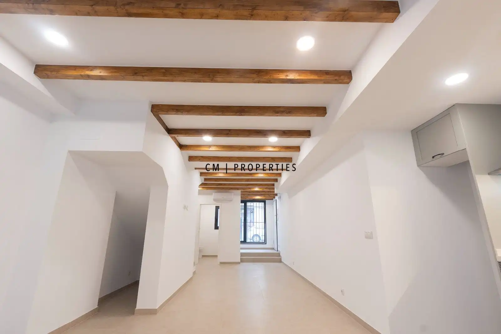 Flat for sale in Valencia  with Air Conditioner, Heating and Swimming Pool
