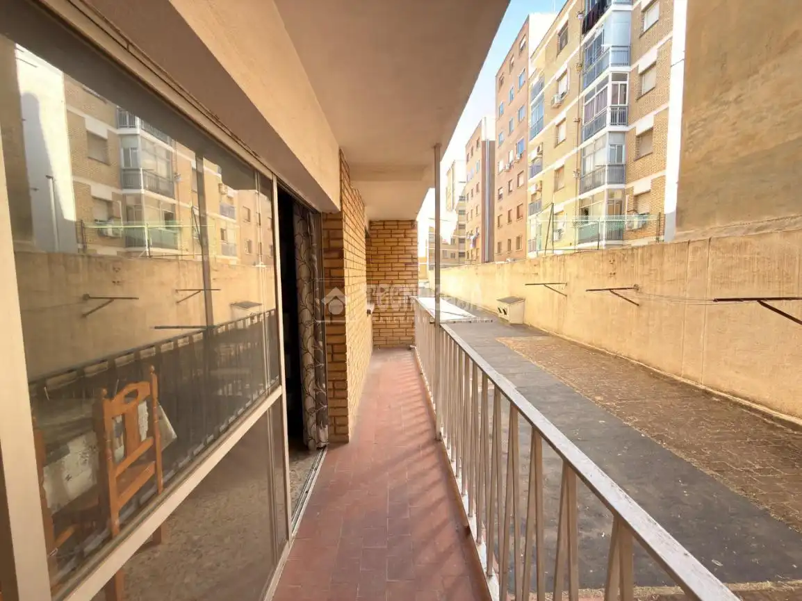 Habitación de Piso en venta en Zaragoza con Calefacción, Terraza y Balcón