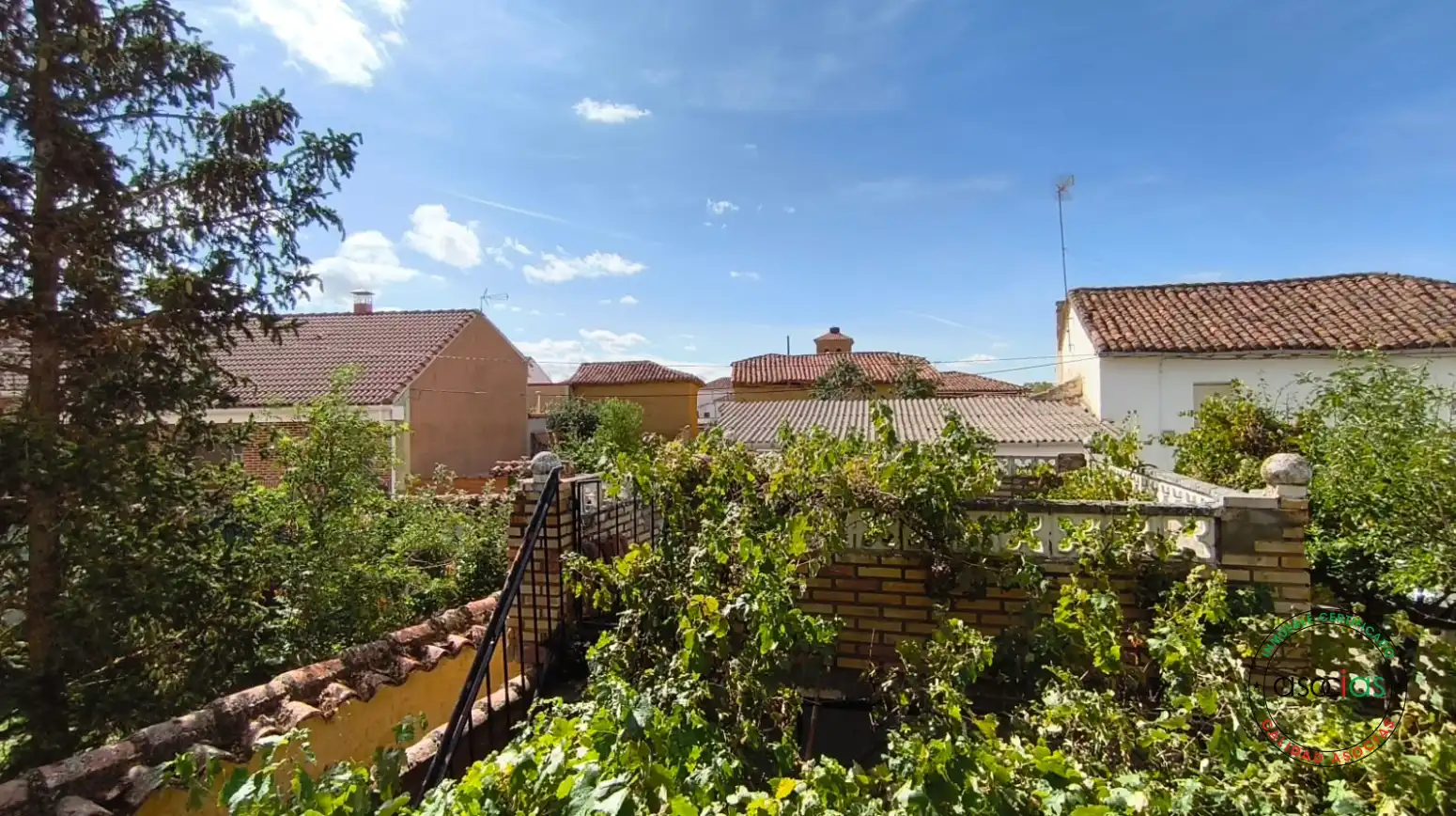 Vista exterior de Casa o chalet en venta en Villazanzo de Valderaduey con Jardín privado, Terraza y Amueblado