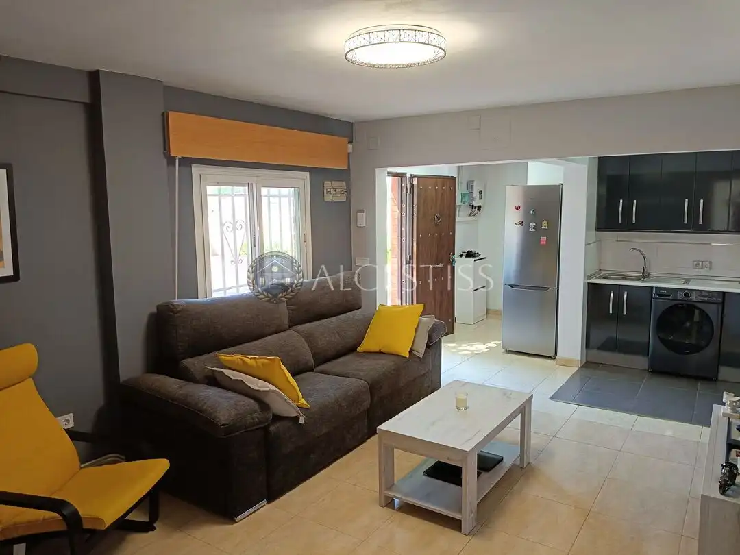 Sala d'estar de Casa o xalet en venda en El Viso de San Juan amb Aire condicionat, Calefacció i Jardí privat