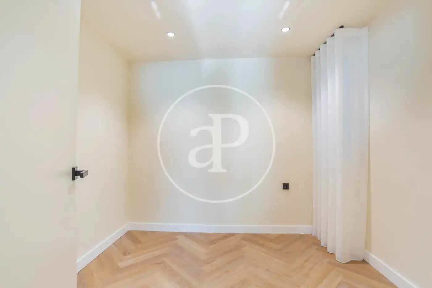 Bedroom of Flat for rent in Barcelona  with Air Conditioner, Heating and Private garden