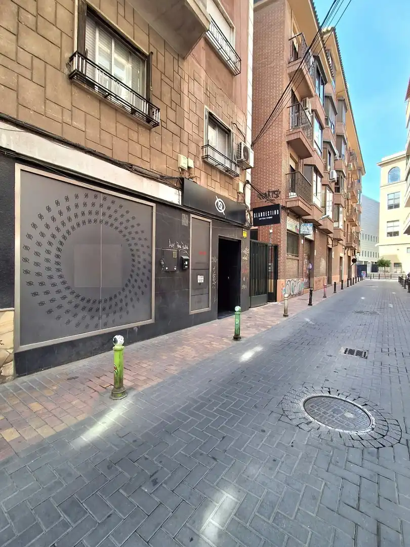 Locale commerciale in vendita a Centro