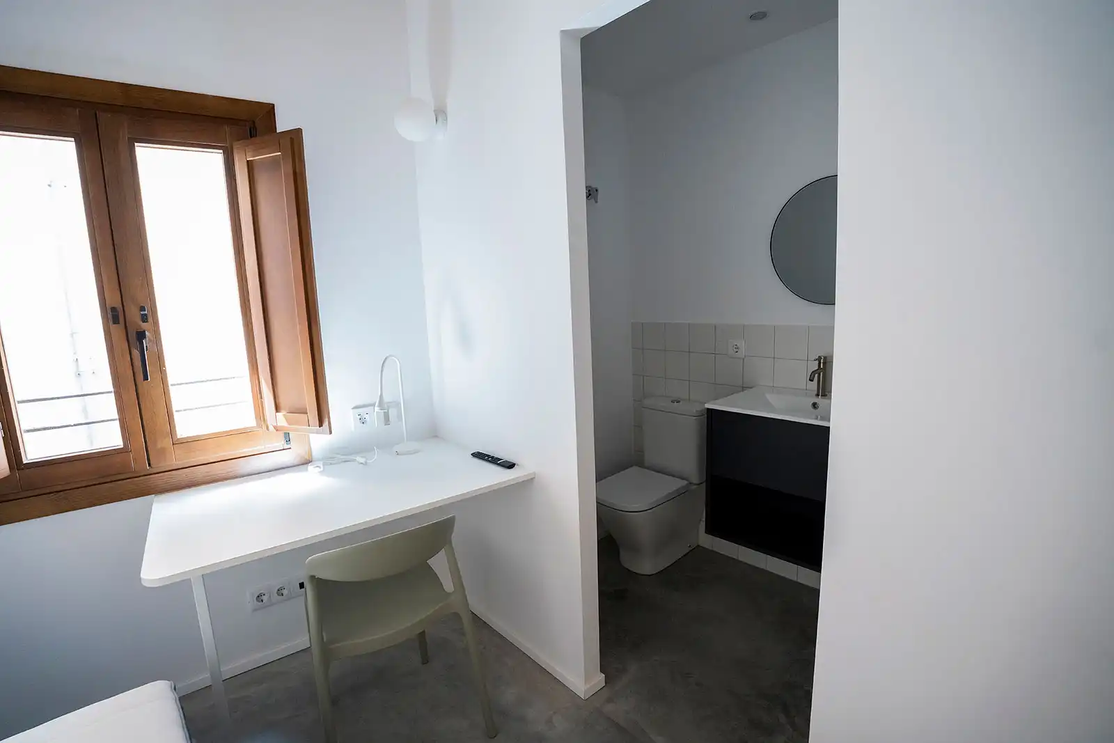 Baño de Piso de alquiler en Vic con Calefacción, Amueblado y Microondas