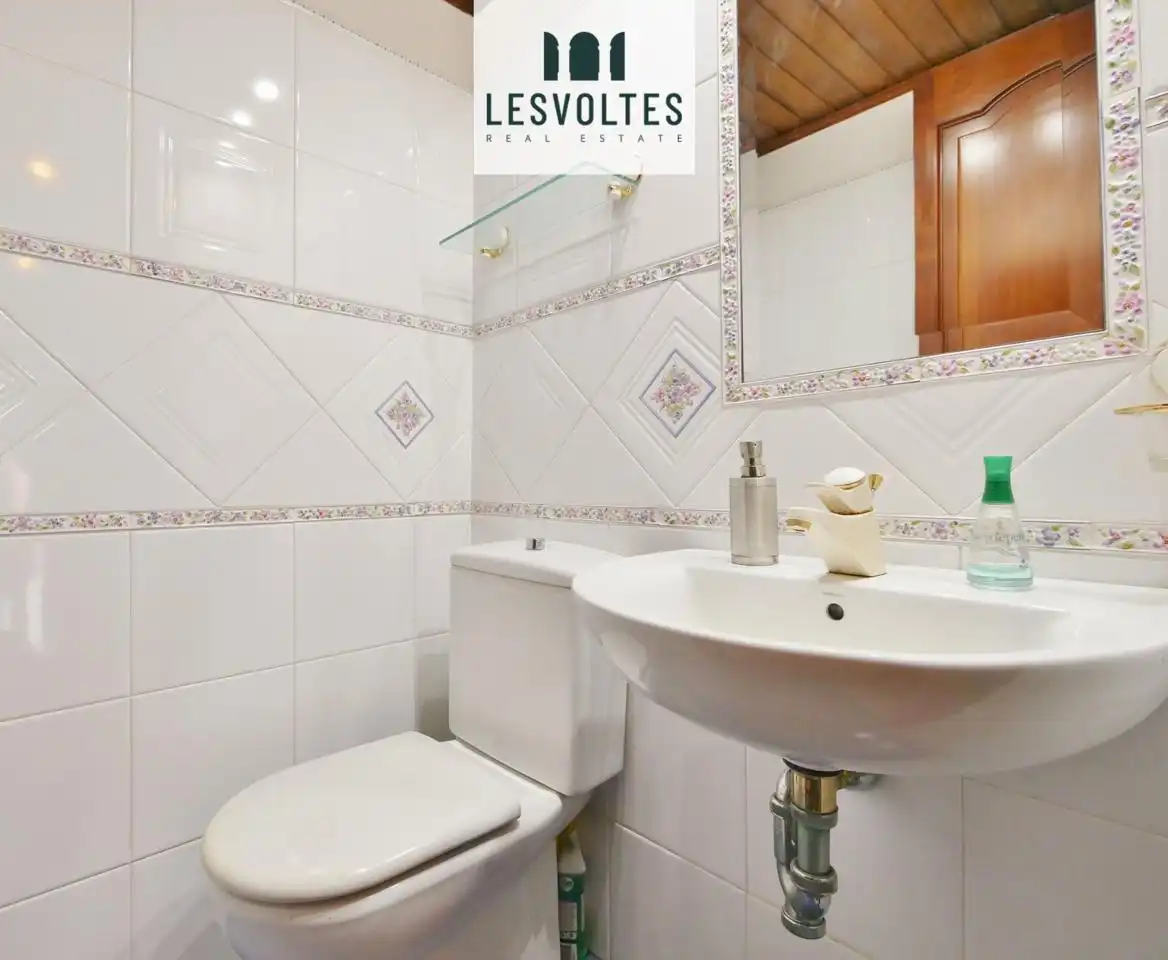 Badezimmer von Haus oder Chalet zum Verkauf in Palafrugell mit Klimaanlage, Heizung und Terrasse