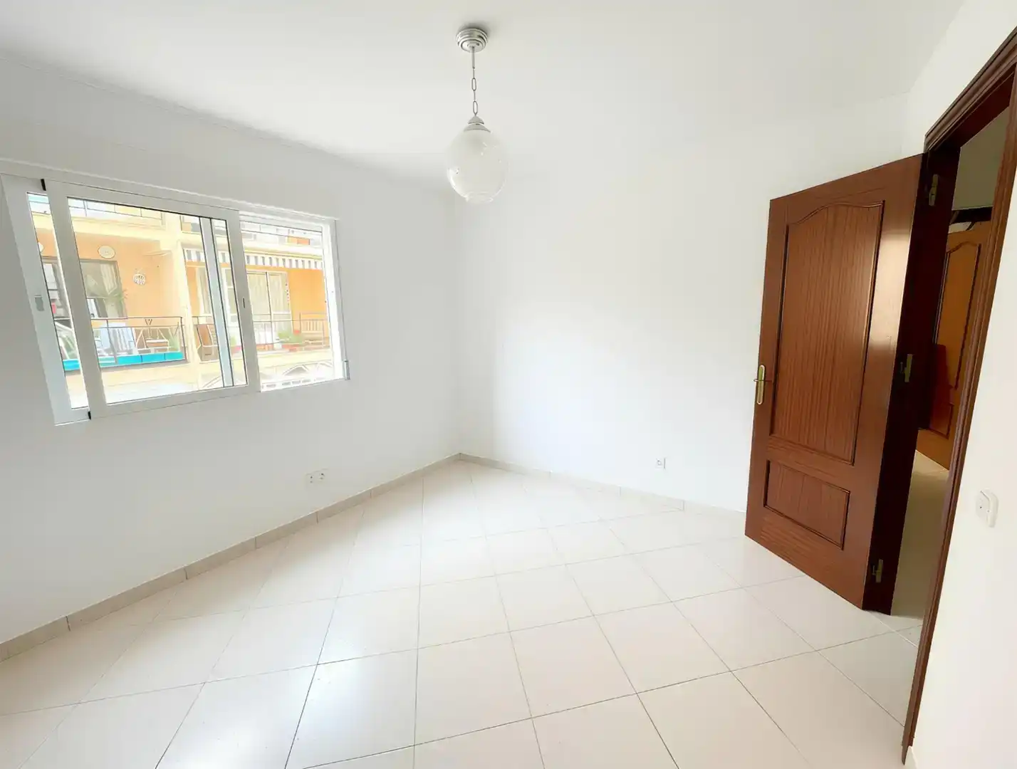 Schlafzimmer von Wohnung zur Miete in Málaga mit Klimaanlage