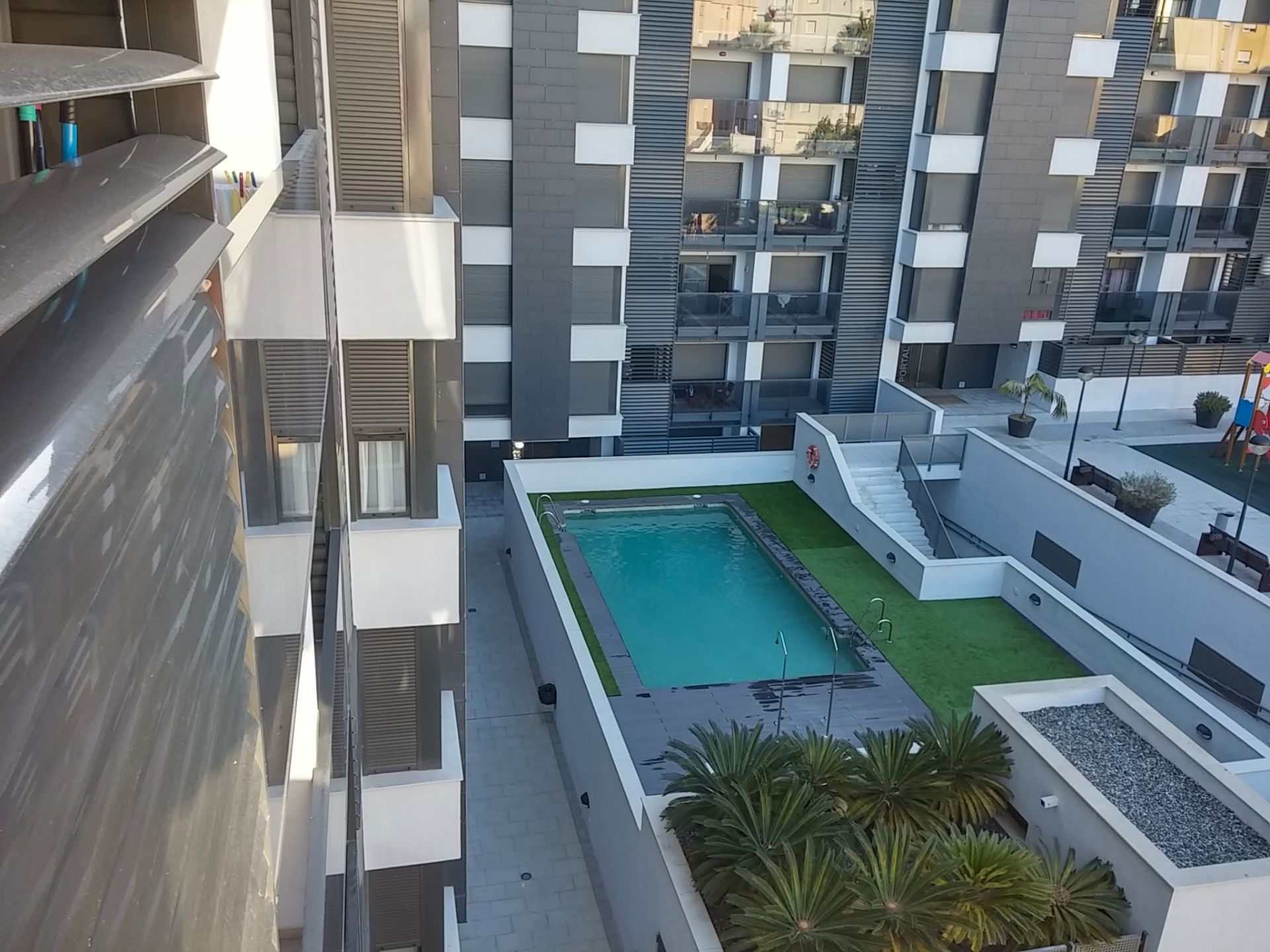Swimming pool of Apartment to rent in Algeciras  with Storage room, Furnished and Community pool