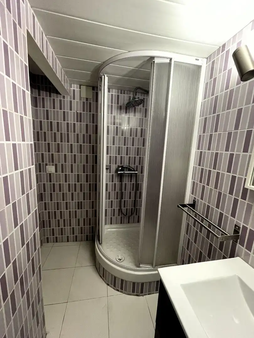 Bathroom of Flat for share in Barcelona  with Terrace and Furnished