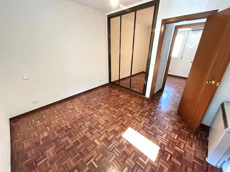 Habitación de Piso en venta en Madrid con Aire acondicionado y Calefacción