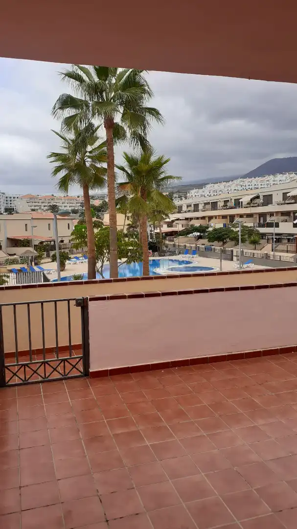 Außenansicht von Wohnungen zur Miete in Adeje mit Terrasse, Möbliert und Ofen