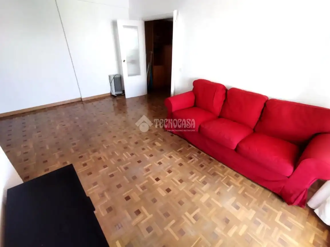 Sala d'estar de Pis en venda en Móstoles amb Calefacció, Parquet i Terrassa