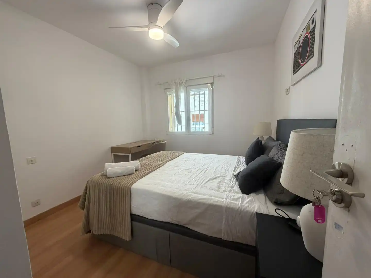 Bedroom of Flat for share in Madrid  with Heating, Furnished and Washing machine