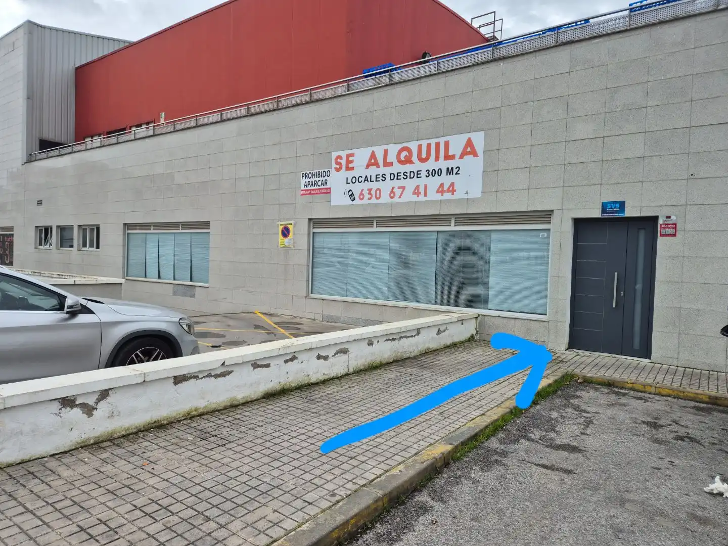 Commercial properties for rent in Utrera  with Air Conditioner and Alarm