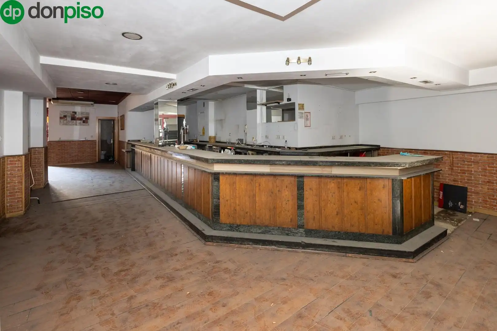 Local en venta en Avenida Avenida Juan Pablo II, 92, Joaquina Eguaras