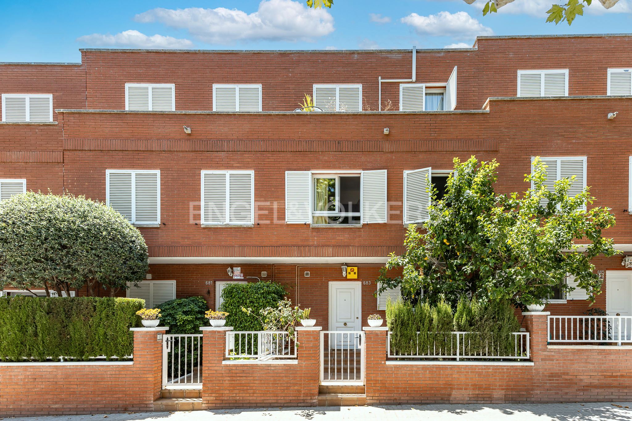 Exterior view of House or chalet for sale in Badalona  with Air Conditioner, Heating and Terrace
