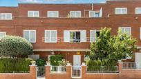 Vista exterior de Casa o xalet en venda en Badalona amb Aire condicionat, Calefacció i Terrassa