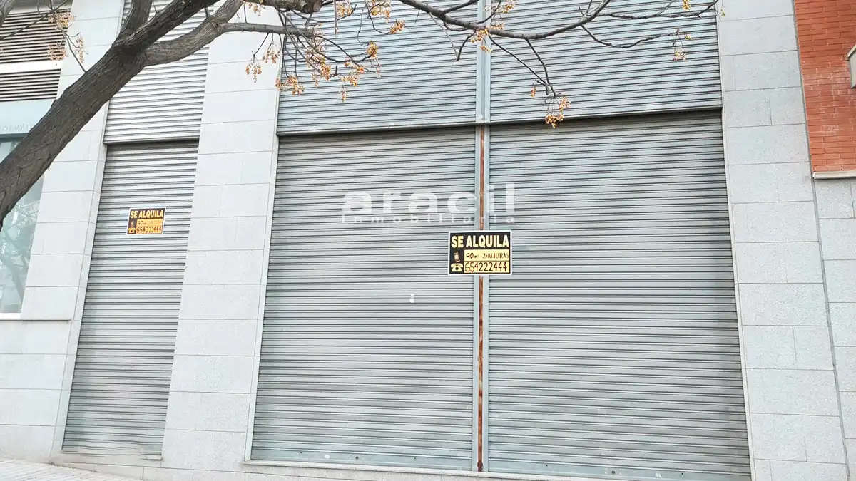 Vista exterior de Local en venta en Alcoy / Alcoi