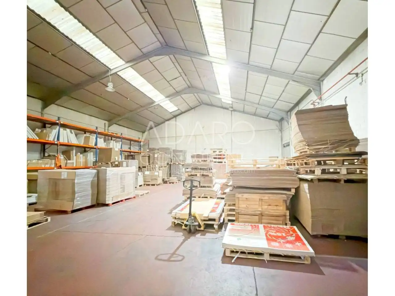 Nave industrial en venta en San Fernando de Henares con Alarma