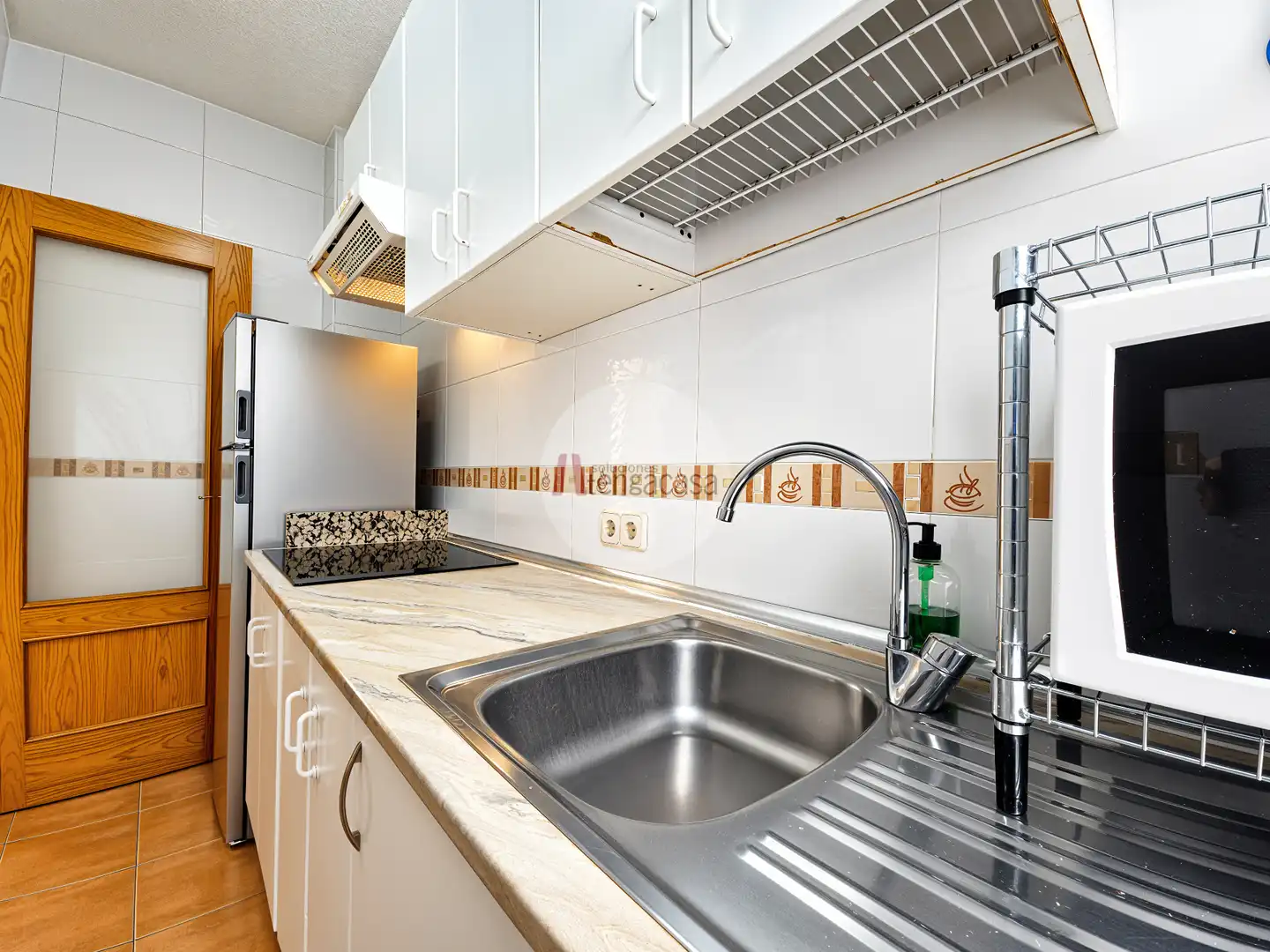 Kitchen of Flat for rent in Madrid  with Air Conditioner, Heating and Washing machine