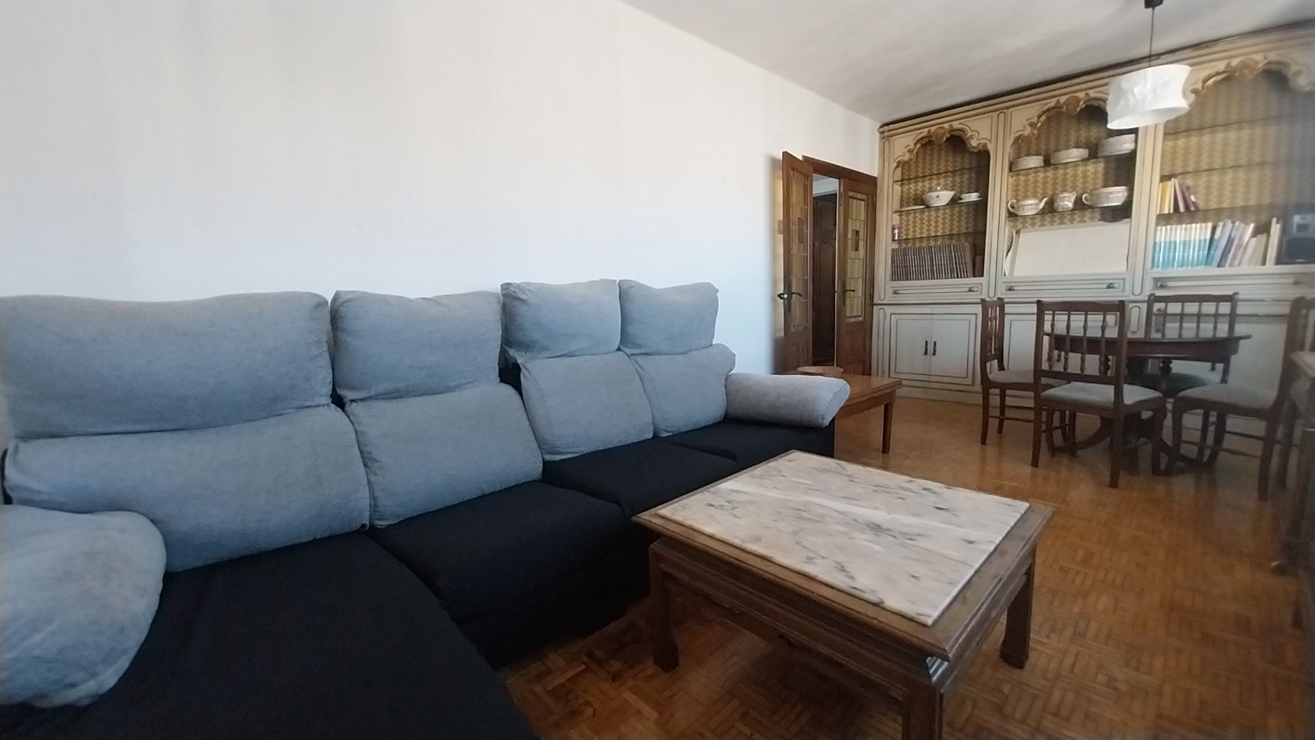 Sala d'estar de Pis en venda en  Zaragoza Capital amb Calefacció, Parquet i Balcó