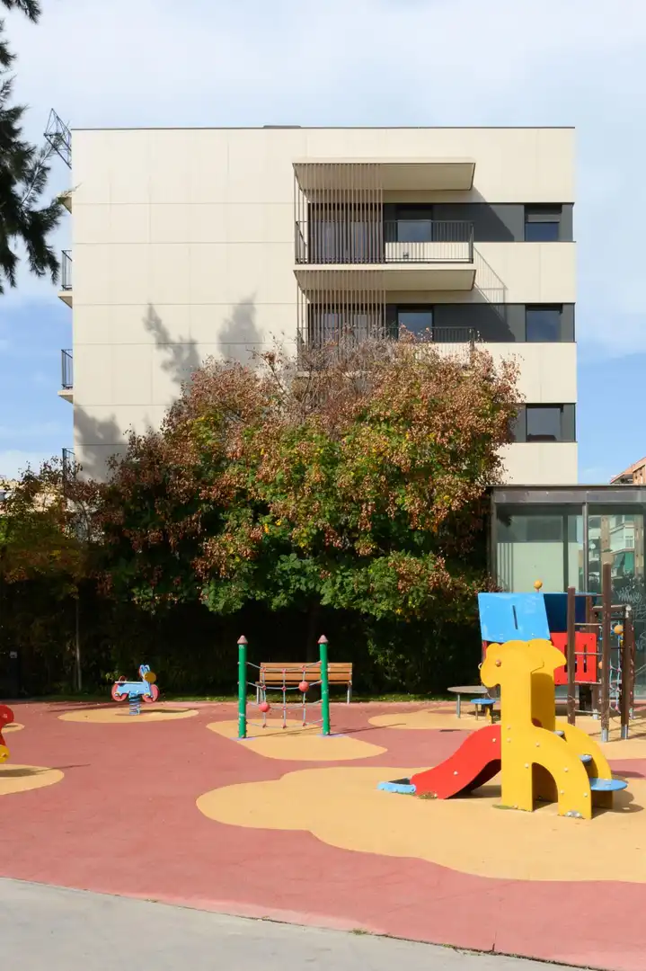 Außenansicht von Wohnung zur Miete in Sant Joan Despí mit Klimaanlage, Heizung und Privatgarten