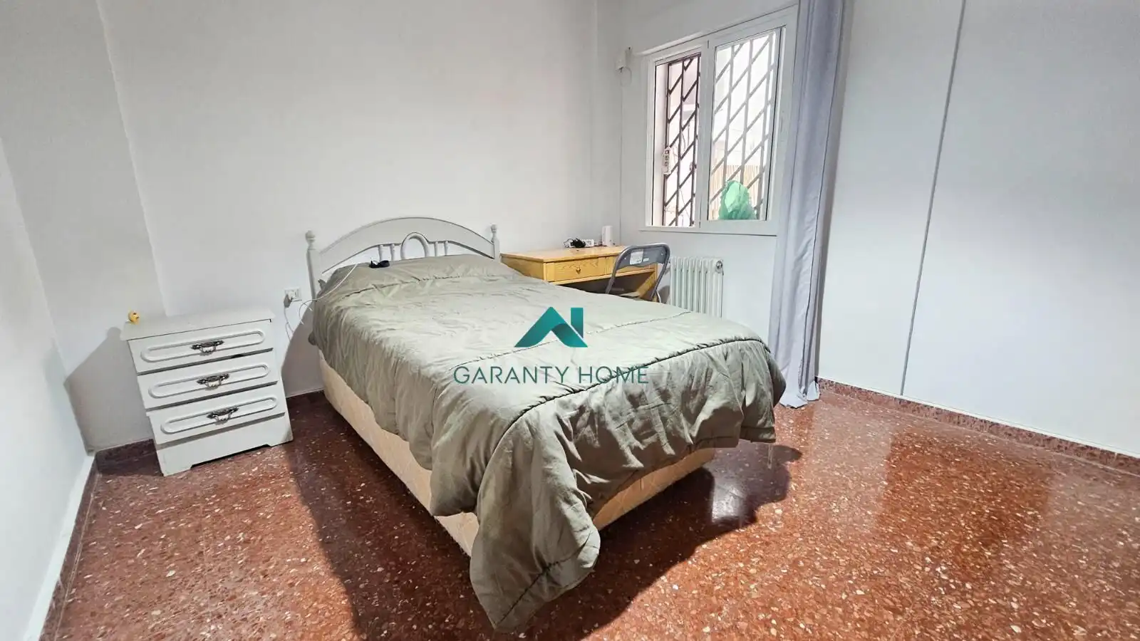 Außenansicht von Wohnung zur Miete in Jaén mit Klimaanlage, Heizung und Abstellraum