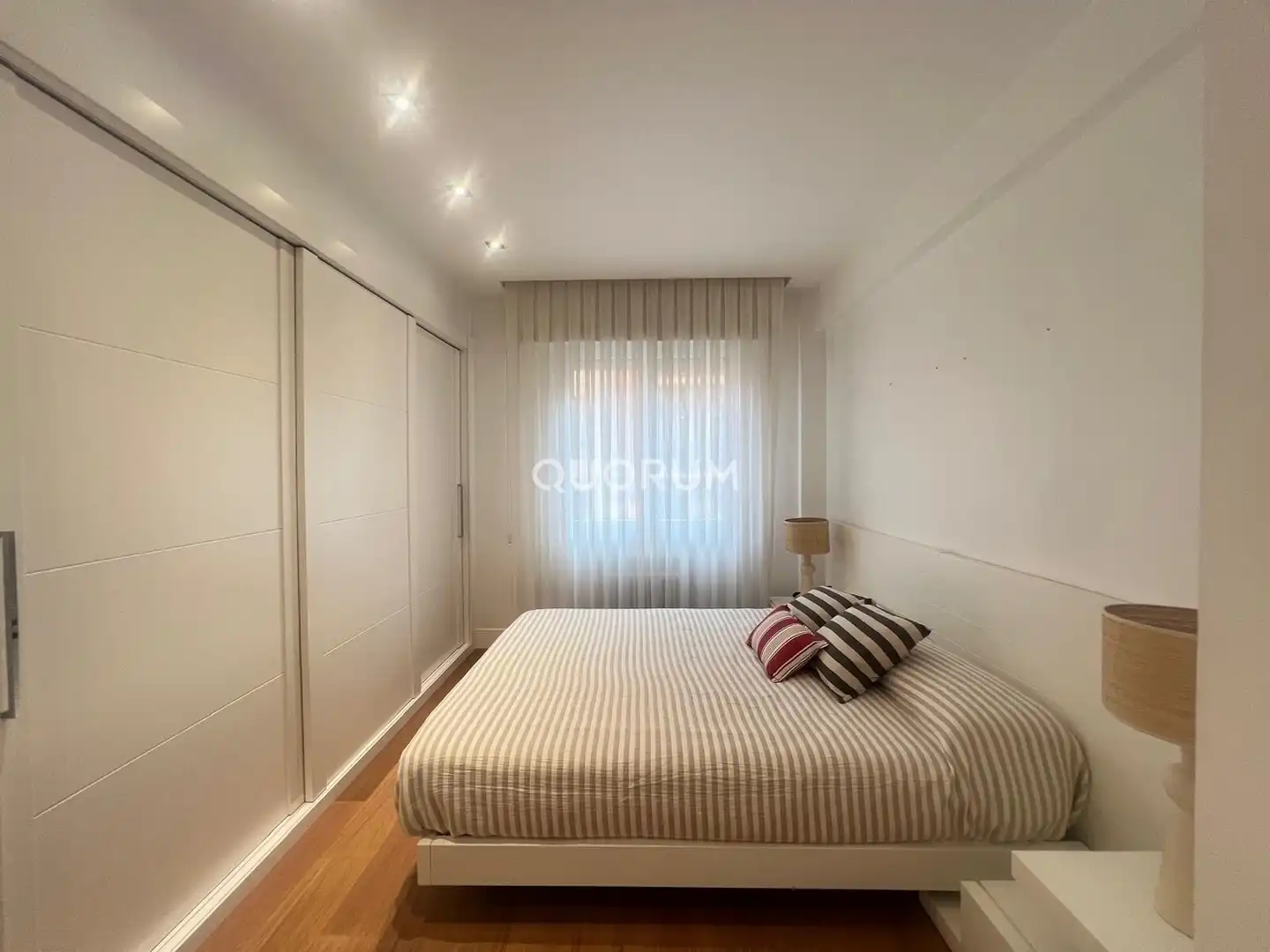 Bedroom of Flat for rent in Bilbao   with Heating and Furnished