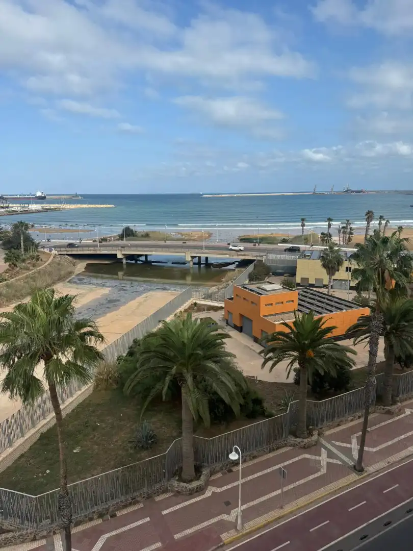 Vista exterior de Piso en venta en Melilla con Aire acondicionado, Calefacción y Terraza