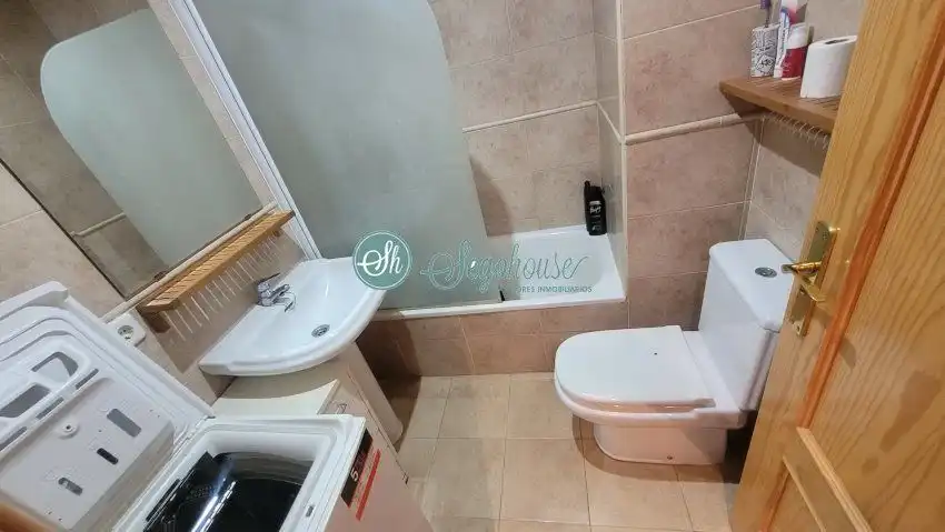 Bany de Pis en venda en Bernuy de Porreros amb Calefacció, Terrassa i Traster
