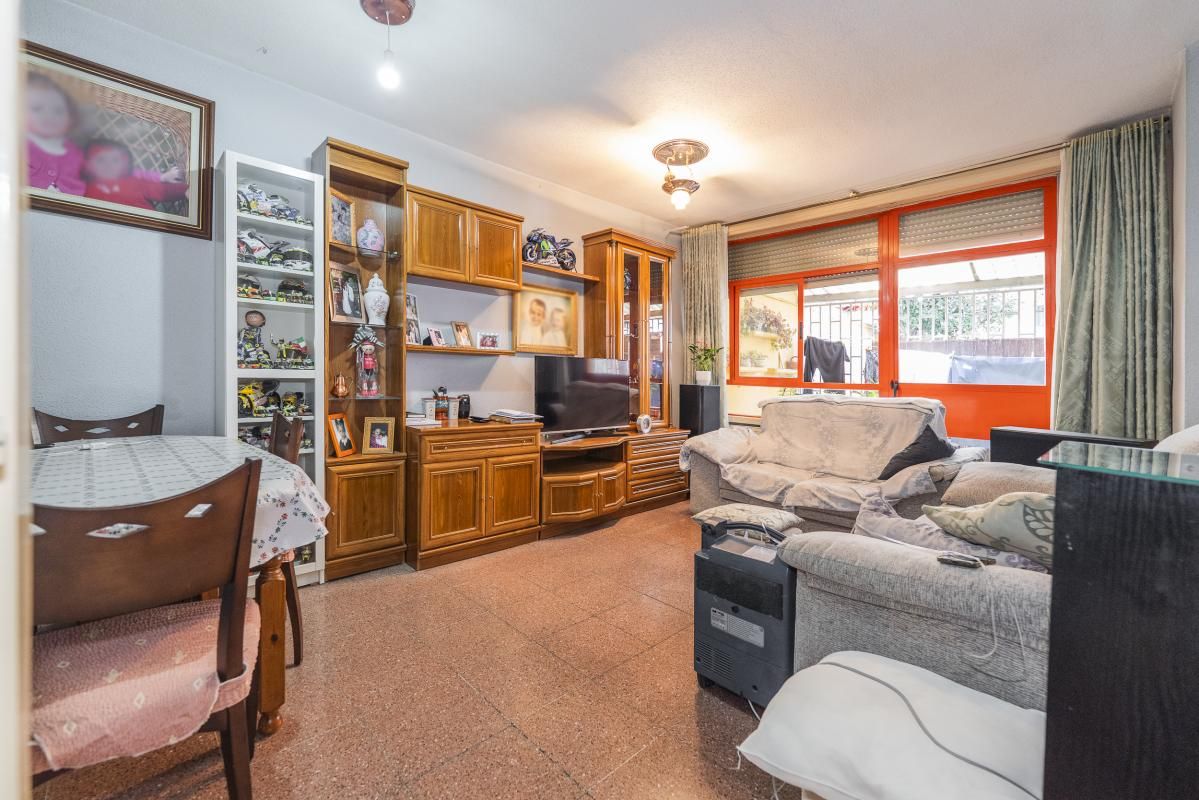 Living room of Duplex for sale in  Madrid Capital  with Heating, Private garden and Terrace