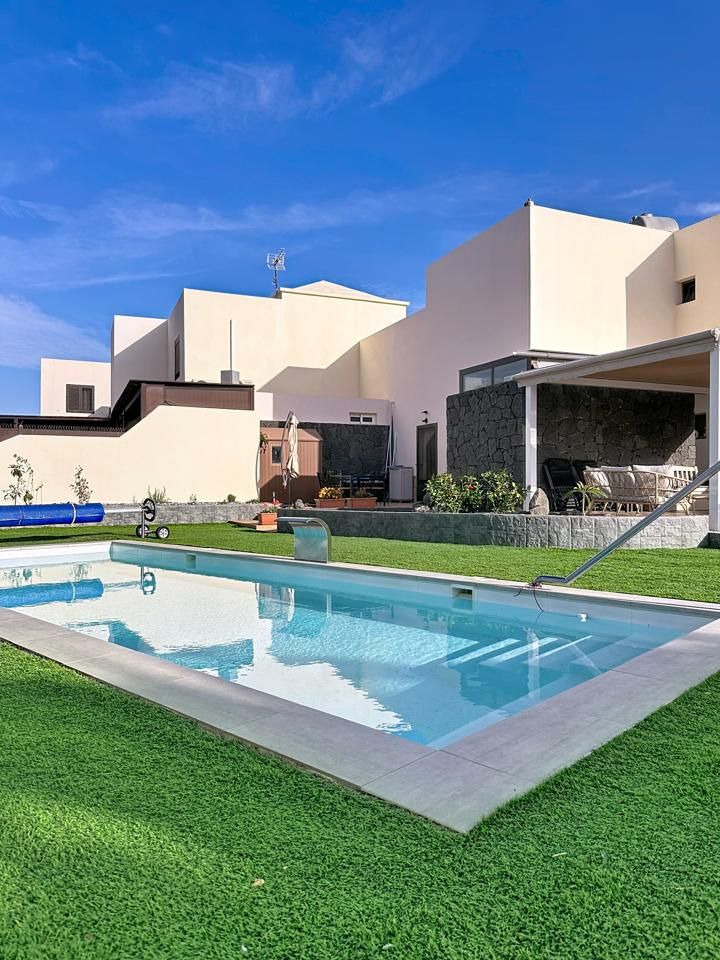 Swimming pool of House or chalet for sale in Teguise  with Air Conditioner, Private garden and Terrace
